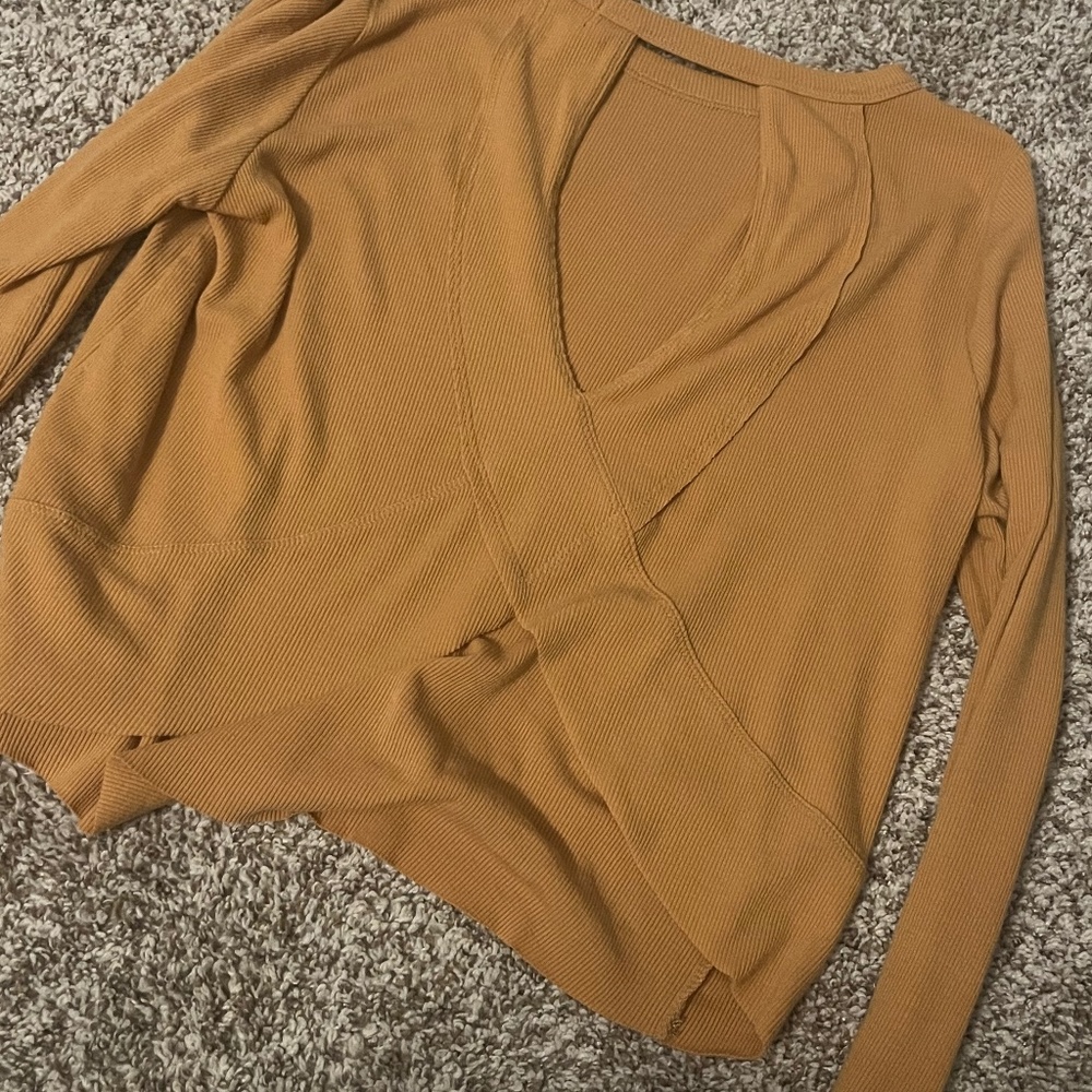 Ribbed Cutout Long Sleeve